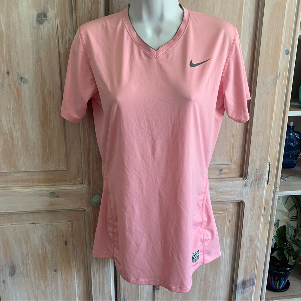 Nike pro fitted women’s short sleeve large